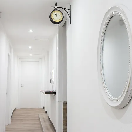 Pensjonat Cagliaritane Notti In Centro 3*